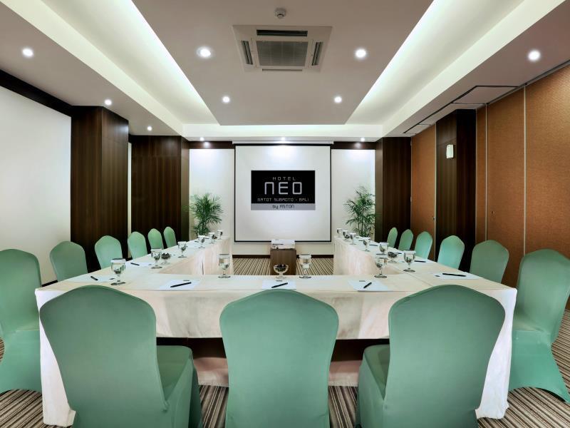 Neo Denpasar by ASTON Hotel Bagian luar foto