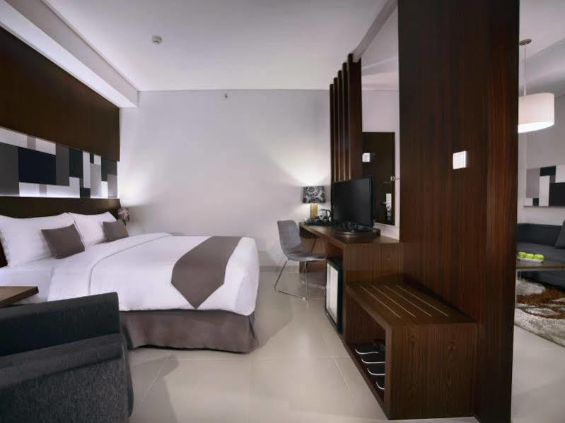 Neo Denpasar by ASTON Hotel Bagian luar foto